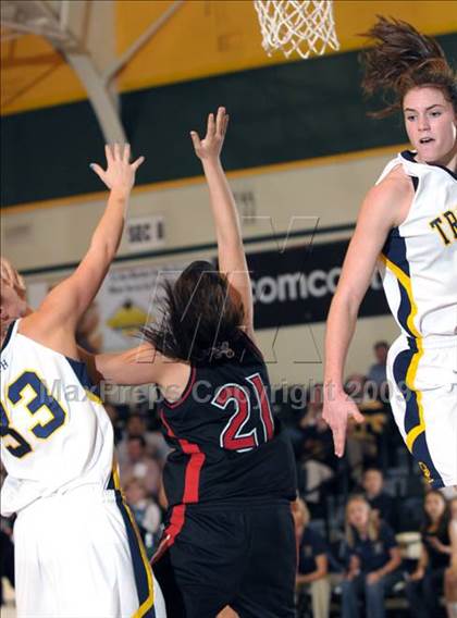 Thumbnail 2 in Hanford vs. Oak Ridge (Hoops Classic 2009) photogallery.