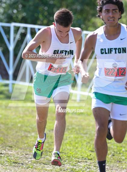 Thumbnail 2 in UIL Cross Country 3A Finals (5K) photogallery.