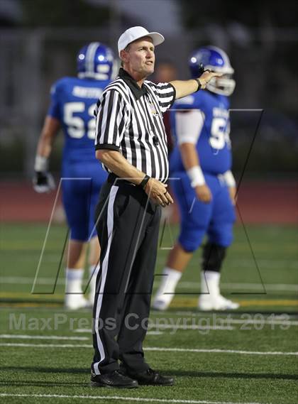 Thumbnail 3 in Bell Gardens vs. Burbank photogallery.
