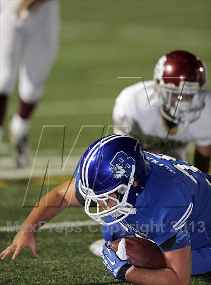 Thumbnail 1 in Bell Gardens vs. Burbank photogallery.