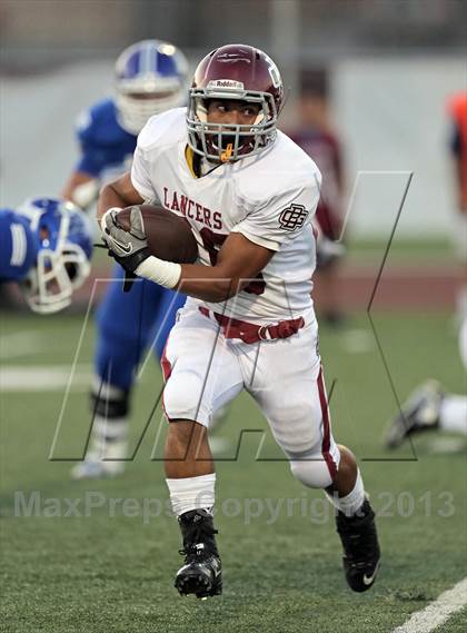 Thumbnail 3 in Bell Gardens vs. Burbank photogallery.