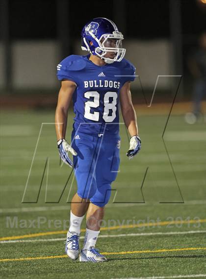 Thumbnail 3 in Bell Gardens vs. Burbank photogallery.