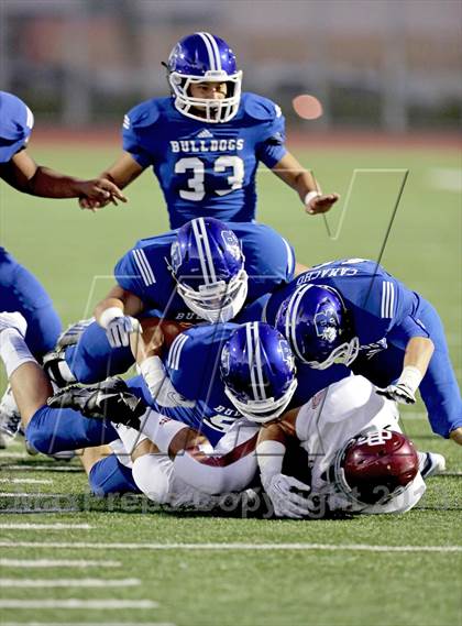 Thumbnail 1 in Bell Gardens vs. Burbank photogallery.