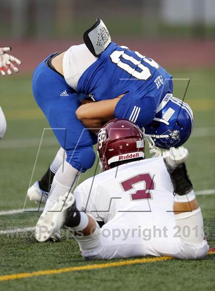 Thumbnail 2 in Bell Gardens vs. Burbank photogallery.