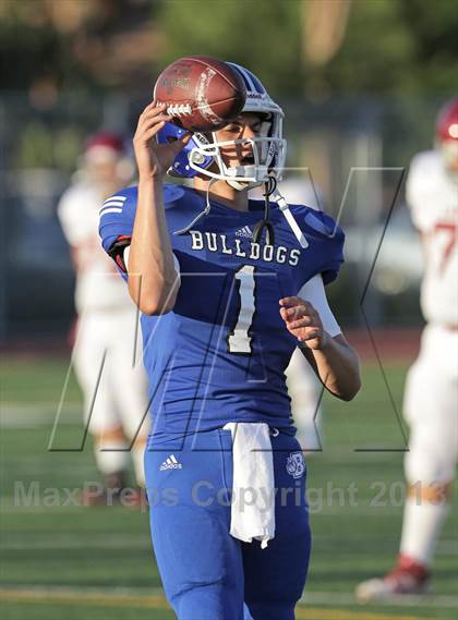 Thumbnail 3 in Bell Gardens vs. Burbank photogallery.