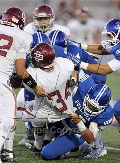 Thumbnail 1 in Bell Gardens vs. Burbank photogallery.