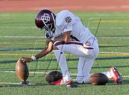 Thumbnail 1 in Bell Gardens vs. Burbank photogallery.