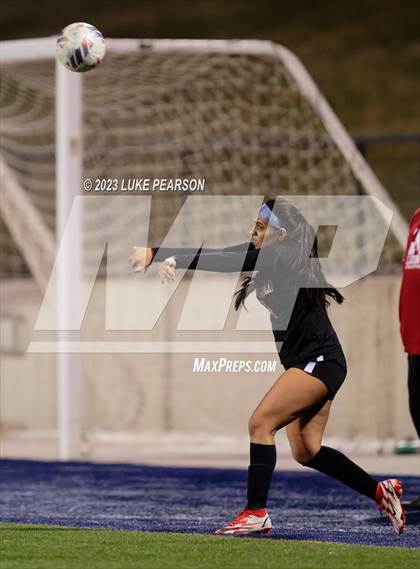 Thumbnail 2 in Laguna Creek vs. McClatchy photogallery.