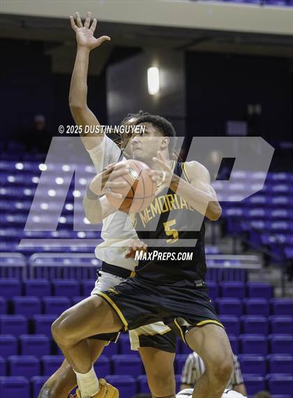 Thumbnail 1 in Fort Bend Marshall vs. Memorial (Cy-Hoops 3rd Place) photogallery.