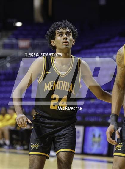 Thumbnail 3 in Fort Bend Marshall vs. Memorial (Cy-Hoops 3rd Place) photogallery.