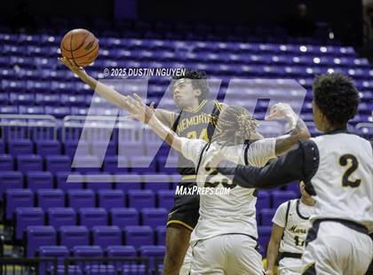 Thumbnail 3 in Fort Bend Marshall vs. Memorial (Cy-Hoops 3rd Place) photogallery.