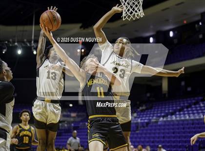 Thumbnail 2 in Fort Bend Marshall vs. Memorial (Cy-Hoops 3rd Place) photogallery.