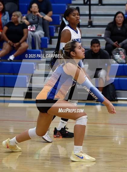 Thumbnail 1 in Coronado @ Camelback photogallery.