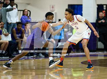 Thumbnail 1 in Collinsville vs. East St. Louis (Prairie Farms Holiday Classic) photogallery.