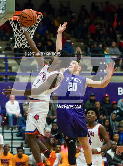 Thumbnail 1 in Collinsville vs. East St. Louis (Prairie Farms Holiday Classic) photogallery.