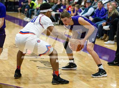 Thumbnail 3 in Collinsville vs. East St. Louis (Prairie Farms Holiday Classic) photogallery.