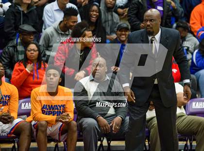 Thumbnail 1 in Collinsville vs. East St. Louis (Prairie Farms Holiday Classic) photogallery.