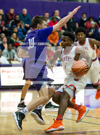 Thumbnail 1 in Collinsville vs. East St. Louis (Prairie Farms Holiday Classic) photogallery.