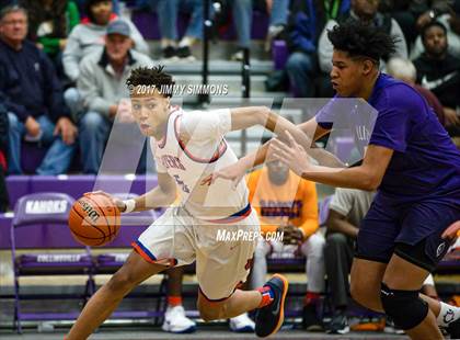 Thumbnail 3 in Collinsville vs. East St. Louis (Prairie Farms Holiday Classic) photogallery.