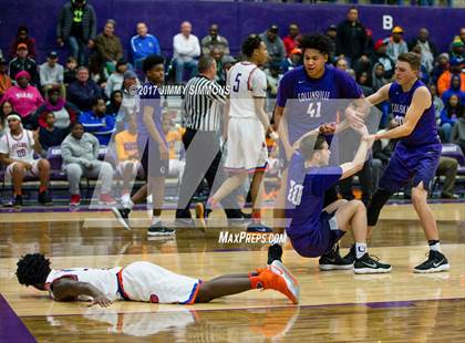 Thumbnail 2 in Collinsville vs. East St. Louis (Prairie Farms Holiday Classic) photogallery.