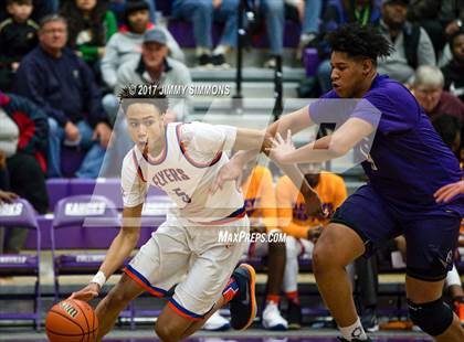 Thumbnail 1 in Collinsville vs. East St. Louis (Prairie Farms Holiday Classic) photogallery.