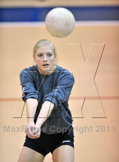 Thumbnail 2 in Pope John Paul II vs. Merion Mercy Academy (District 1 semifinal) photogallery.