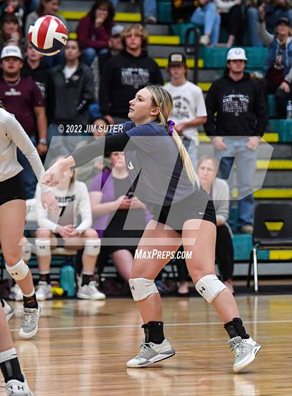 Thumbnail 3 in Thrall vs Johnson City (UIL 2A Region 4 Semifinal Playoff) photogallery.
