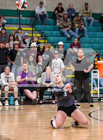 Thumbnail 1 in Thrall vs Johnson City (UIL 2A Region 4 Semifinal Playoff) photogallery.