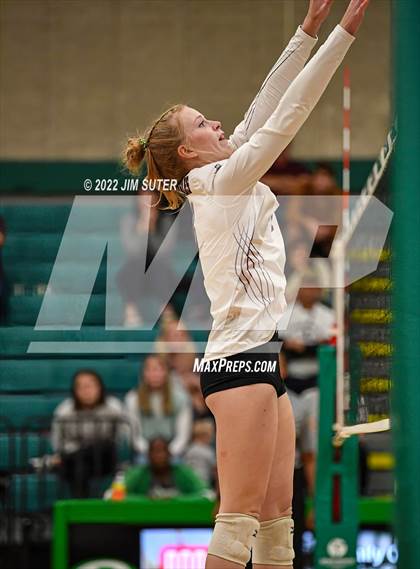 Thumbnail 1 in Thrall vs Johnson City (UIL 2A Region 4 Semifinal Playoff) photogallery.