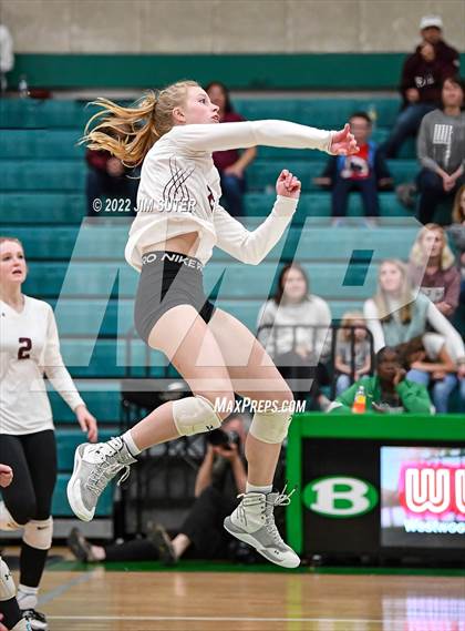 Thumbnail 1 in Thrall vs Johnson City (UIL 2A Region 4 Semifinal Playoff) photogallery.