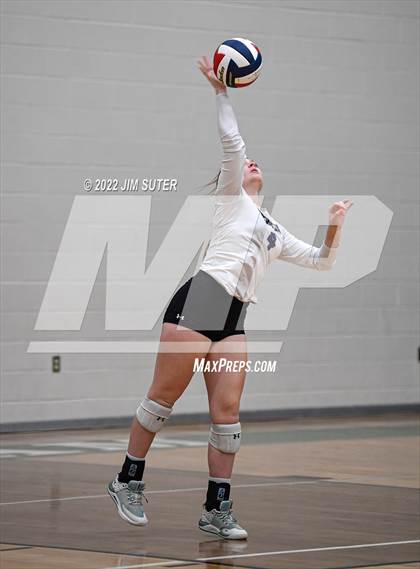 Thumbnail 3 in Thrall vs Johnson City (UIL 2A Region 4 Semifinal Playoff) photogallery.
