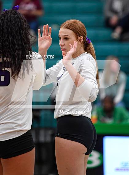 Thumbnail 2 in Thrall vs Johnson City (UIL 2A Region 4 Semifinal Playoff) photogallery.