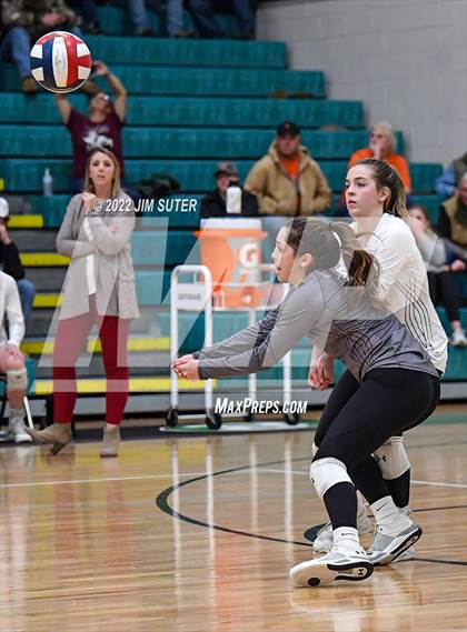 Thumbnail 2 in Thrall vs Johnson City (UIL 2A Region 4 Semifinal Playoff) photogallery.