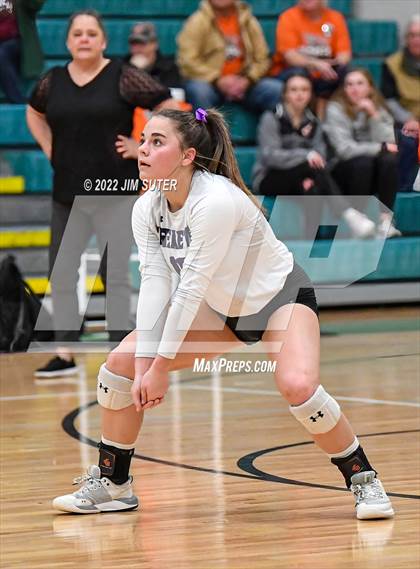 Thumbnail 2 in Thrall vs Johnson City (UIL 2A Region 4 Semifinal Playoff) photogallery.