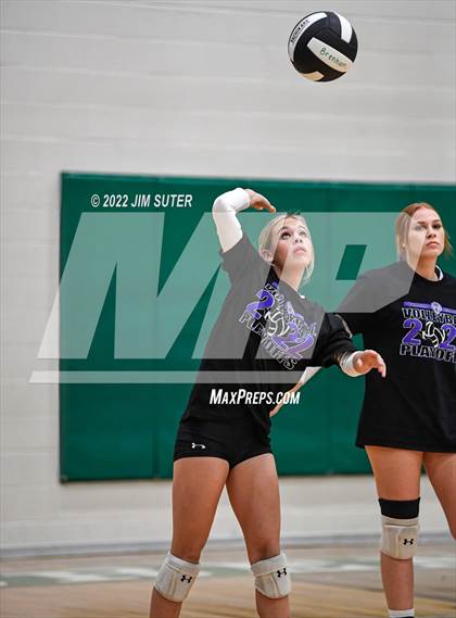Thumbnail 3 in Thrall vs Johnson City (UIL 2A Region 4 Semifinal Playoff) photogallery.