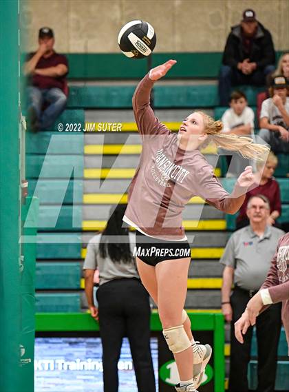 Thumbnail 1 in Thrall vs Johnson City (UIL 2A Region 4 Semifinal Playoff) photogallery.