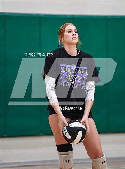 Thumbnail 2 in Thrall vs Johnson City (UIL 2A Region 4 Semifinal Playoff) photogallery.
