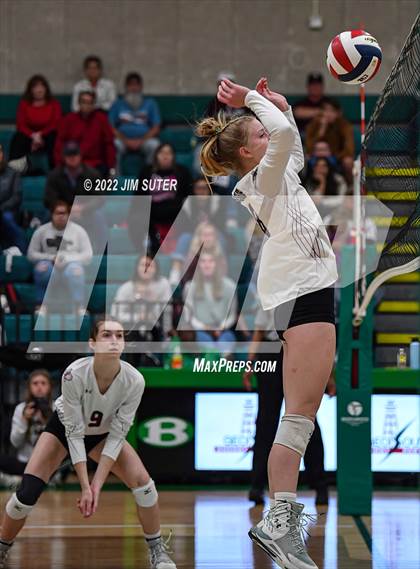 Thumbnail 3 in Thrall vs Johnson City (UIL 2A Region 4 Semifinal Playoff) photogallery.