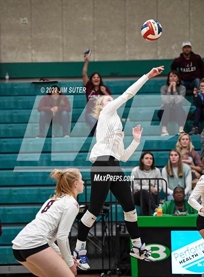 Thumbnail 2 in Thrall vs Johnson City (UIL 2A Region 4 Semifinal Playoff) photogallery.