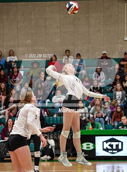 Thumbnail 3 in Thrall vs Johnson City (UIL 2A Region 4 Semifinal Playoff) photogallery.