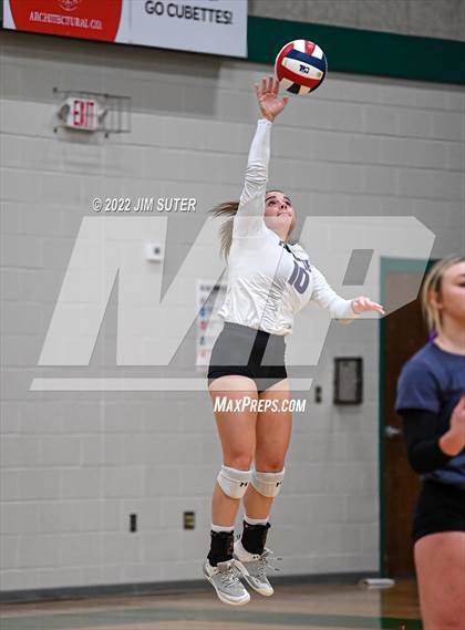 Thumbnail 2 in Thrall vs Johnson City (UIL 2A Region 4 Semifinal Playoff) photogallery.