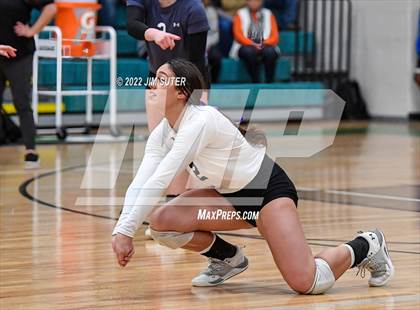Thumbnail 2 in Thrall vs Johnson City (UIL 2A Region 4 Semifinal Playoff) photogallery.