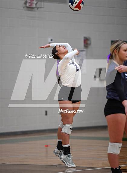 Thumbnail 3 in Thrall vs Johnson City (UIL 2A Region 4 Semifinal Playoff) photogallery.