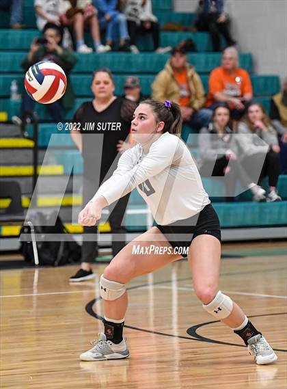 Thumbnail 1 in Thrall vs Johnson City (UIL 2A Region 4 Semifinal Playoff) photogallery.