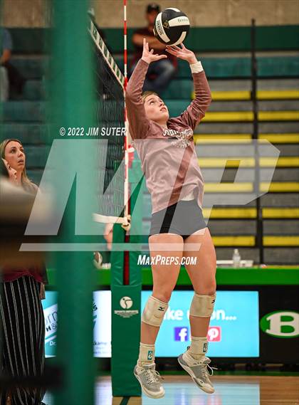 Thumbnail 3 in Thrall vs Johnson City (UIL 2A Region 4 Semifinal Playoff) photogallery.