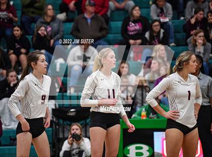 Thumbnail 2 in Thrall vs Johnson City (UIL 2A Region 4 Semifinal Playoff) photogallery.