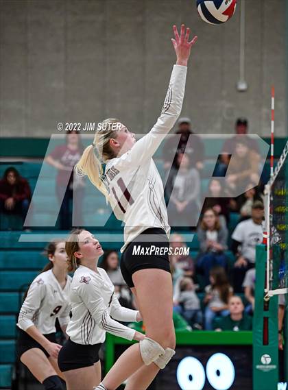 Thumbnail 1 in Thrall vs Johnson City (UIL 2A Region 4 Semifinal Playoff) photogallery.