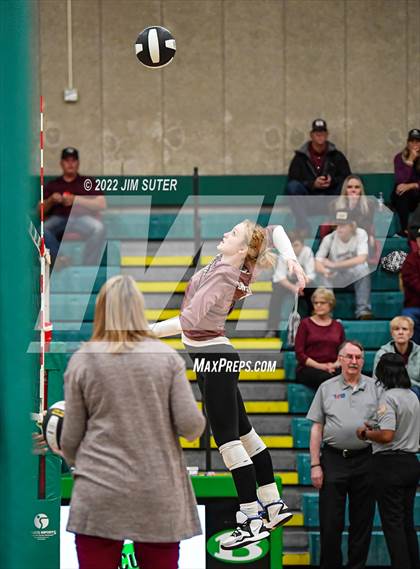 Thumbnail 2 in Thrall vs Johnson City (UIL 2A Region 4 Semifinal Playoff) photogallery.