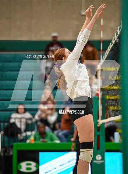 Thumbnail 3 in Thrall vs Johnson City (UIL 2A Region 4 Semifinal Playoff) photogallery.