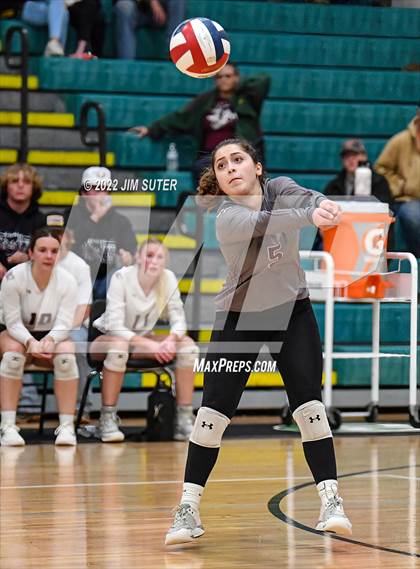 Thumbnail 1 in Thrall vs Johnson City (UIL 2A Region 4 Semifinal Playoff) photogallery.